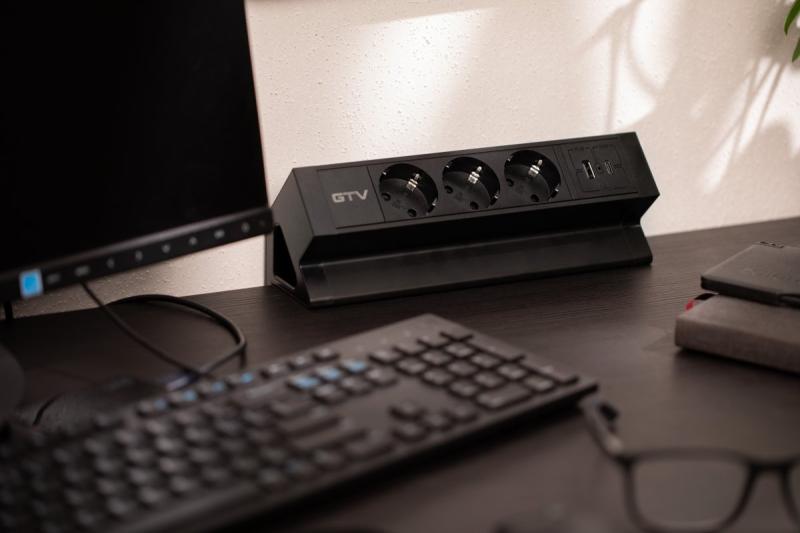 Nábytková zásuvka BASCO, 3xSHUKO, USB A+C, kábel 1,5 m, čierna