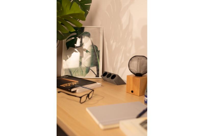 Nábytková zásuvka SOFITO, 2xSHUKO, USB A+C, kábel 1,5 m, sivý flock