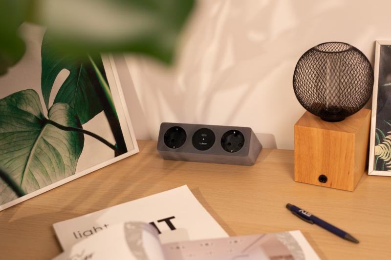 Nábytková zásuvka SOFITO, 2xSHUKO, USB A+C, kábel 1,5 m, sivý flock