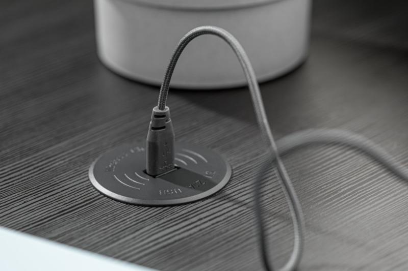 Bezdrôtová nabíjačka s rýchlym nabíjaním, zapustená, čierna