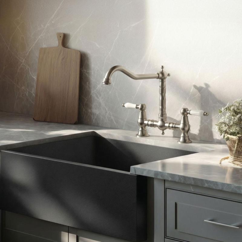 Aquanello Heritage Manor Klasická kuchyňa Nostalgický most Kuchynský kohútik Chróm s bielou rukoväťou CR-0010-HM